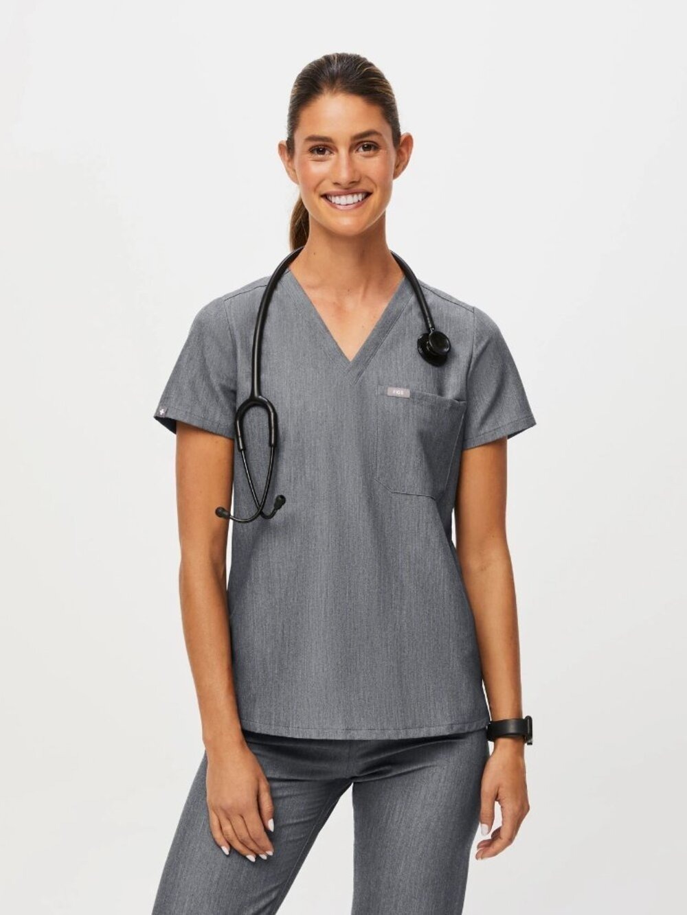 Figs Women's Catarina One-Pocket Scrub Top in Graphite Size Small
